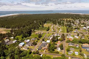 220 Grand Army St, Westport, WA 98595 - Photo 31