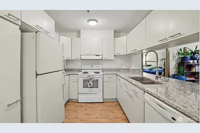 1750 152nd Avenue NE #C313, Bellevue, WA 98007 - Photo 7
