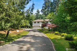 4810 Rose Ave NE, Bainbridge Island, WA 98110 - Photo 3