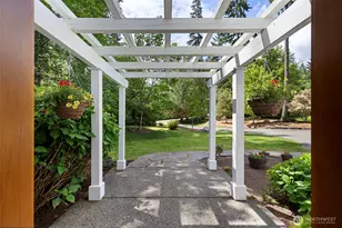 4810 Rose Ave NE, Bainbridge Island, WA 98110 - Photo 5