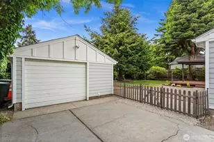 7819 28th St W, University Place, WA 98466 - Photo 3
