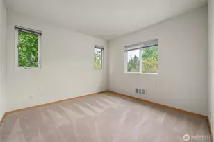 2045 Bobs Hollow Ln, DuPont, WA 98327 - Photo 15