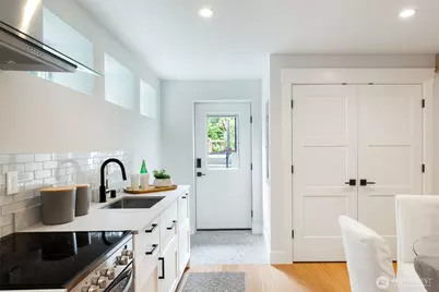 2511 2nd Avenue W, Seattle, WA 98119 - Photo 29