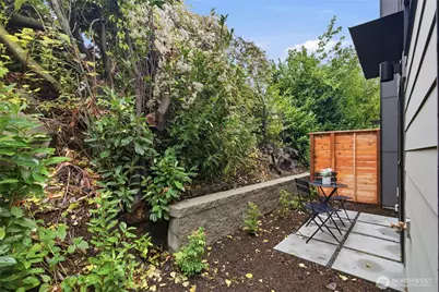 3646 Greenwood Avenue N #B, Seattle, WA 98103 - Photo 33