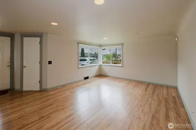 1125 S National Avenue, Bremerton, WA 98312 - Photo 5