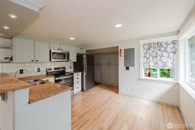 1125 S National Avenue, Bremerton, WA 98312 - Photo 9