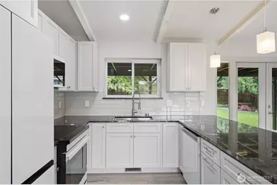 627 SW Normandy Road, Normandy Park, WA 98166 - Photo 7