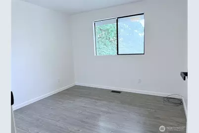 904 N Waugh Road, Mount Vernon, WA 98273 - Photo 11