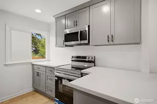 2604 S 122nd St, Seattle, WA 98168 - Photo 9