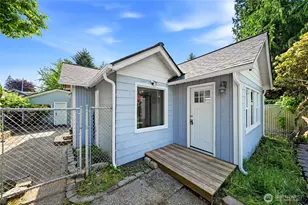 10330 Stone Ave N, Seattle, WA 98133 - Photo 3