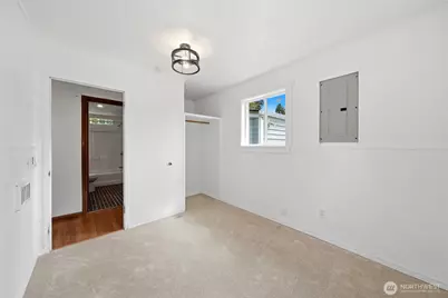 10330 Stone Avenue N, Seattle, WA 98133 - Photo 17