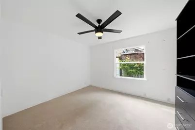 10330 Stone Avenue N, Seattle, WA 98133 - Photo 13