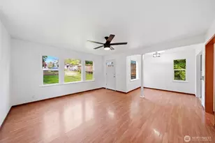 10330 Stone Ave N, Seattle, WA 98133 - Photo 5