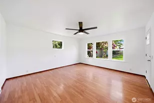 10330 Stone Ave N, Seattle, WA 98133 - Photo 5