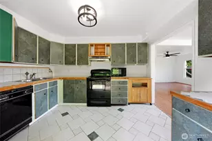 10330 Stone Ave N, Seattle, WA 98133 - Photo 17