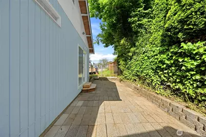 10330 Stone Avenue N, Seattle, WA 98133 - Photo 21