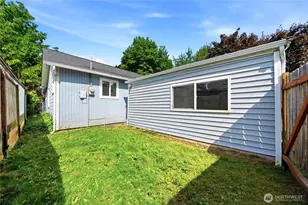 10330 Stone Ave N, Seattle, WA 98133 - Photo 3