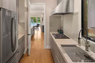 3253 Hunts Point Rd, Bellevue, WA 98004 - Photo 21