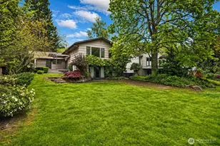 7611 NE 8th St, Medina, WA 98039 - Photo 1