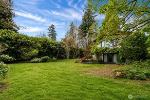 7611 NE 8th St, Medina, WA 98039 - Photo 3