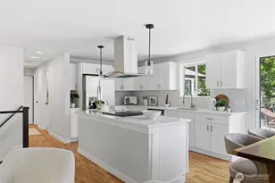 2830 23rd Ave W, Seattle, WA 98199 - Photo 3
