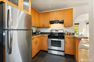 547 NE 91st St, Seattle, WA 98115 - Photo 17
