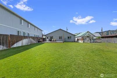 200 W Pleasant Avenue, Cashmere, WA 98815 - Photo 27