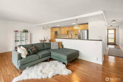 9909 NE 1st #306, Bellevue, WA 98004 - Photo 17