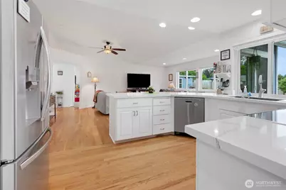10909 Vickery Avenue E, Tacoma, WA 98446 - Photo 13