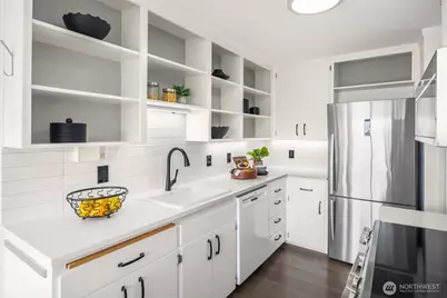 2633 Franklin Avenue E #102, Seattle, WA 98102 - Photo 13