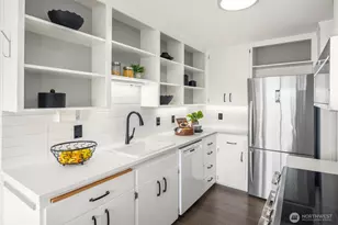 2633 Franklin Ave E, Seattle, WA 98102 - Photo 13