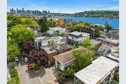 2633 Franklin Avenue E #102, Seattle, WA 98102 - Photo 25