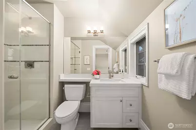 10021 NE 16th Place, Bellevue, WA 98004 - Photo 31