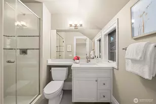 10021 NE 16th Pl, Bellevue, WA 98004 - Photo 31