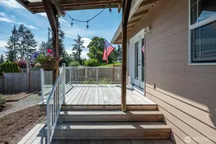 510 Sunnycrest, Camano Island, WA 98282 - Photo 33