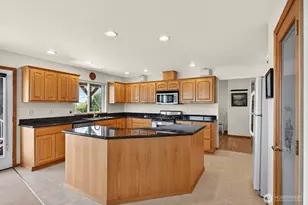 510 Sunnycrest, Camano Island, WA 98282 - Photo 9