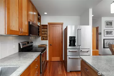1114 10th St, Anacortes, WA 98221 - Photo 15