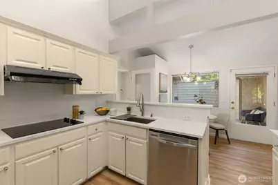 5221 Somerset Drive SE, Bellevue, WA 98006 - Photo 15