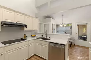 5221 Somerset Dr SE, Bellevue, WA 98006 - Photo 15