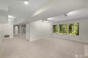 5221 Somerset Dr SE, Bellevue, WA 98006 - Photo 31