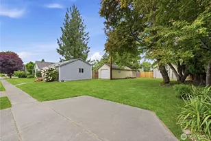 207 Cedar Ave, Sultan, WA 98294 - Photo 3