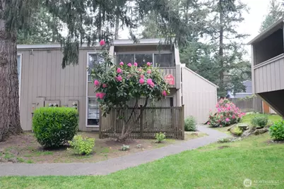 4823 180th Street SW #H-204, Lynnwood, WA 98037 - Photo 1