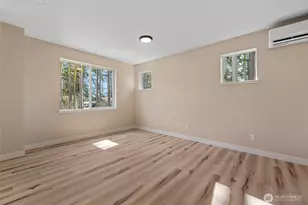 945 NW Heller St, Oak Harbor, WA 98277 - Photo 11
