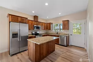 945 NW Heller St, Oak Harbor, WA 98277 - Photo 17