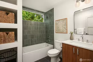 2030 NE 123rd St, Seattle, WA 98125 - Photo 7
