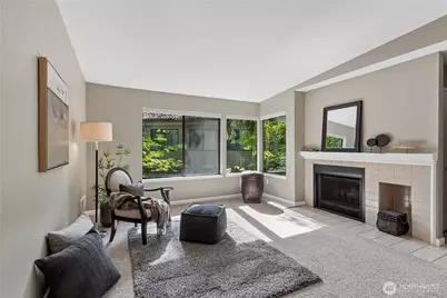 1380 Bellevue Way NE #4, Bellevue, WA 98004 - Photo 1