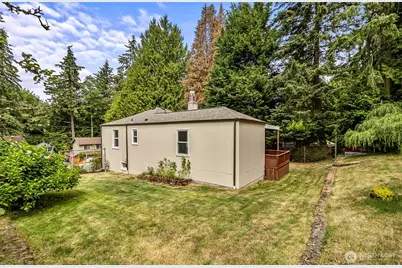 8800 Ravenna Avenue NE, Seattle, WA 98115 - Photo 19