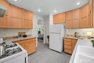 1804 E Republican St, Seattle, WA 98112 - Photo 17
