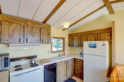 2702 Dundee Place, Anacortes, WA 98221 - Photo 15