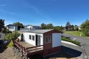 2702 Dundee Pl, Anacortes, WA 98221 - Photo 23